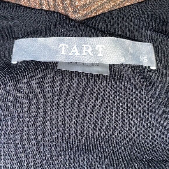 Tart Marena Metallic V-Neck Tank - Picture 5 of 6